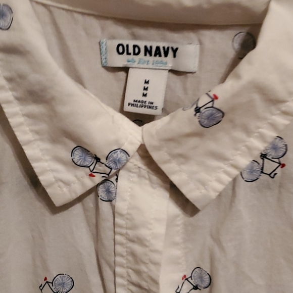 White button down with blue bicycles - Picture 2 of 4
